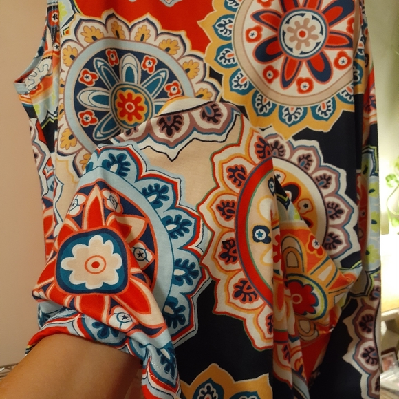 Top/Tunic - Picture 4 of 9